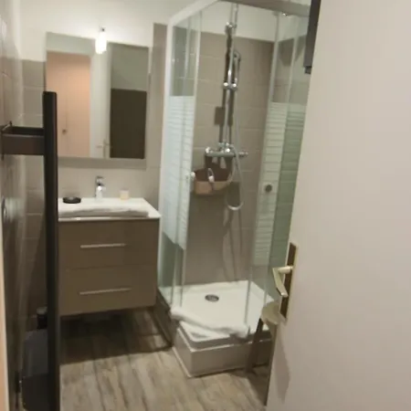 Apartment 25 M2 L'aix'quise, Hyper Centre-ville, Balcon